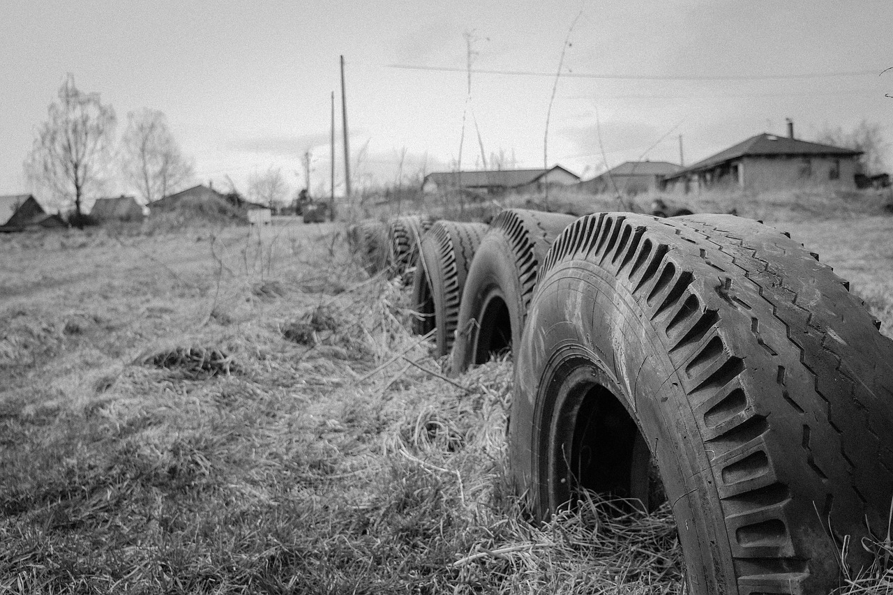 tire village round free photo