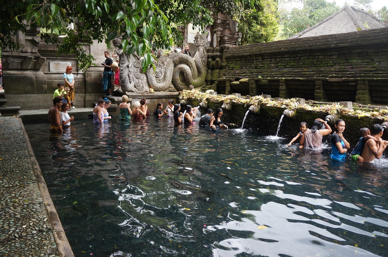 tirta empul temple bathing baptism free photo