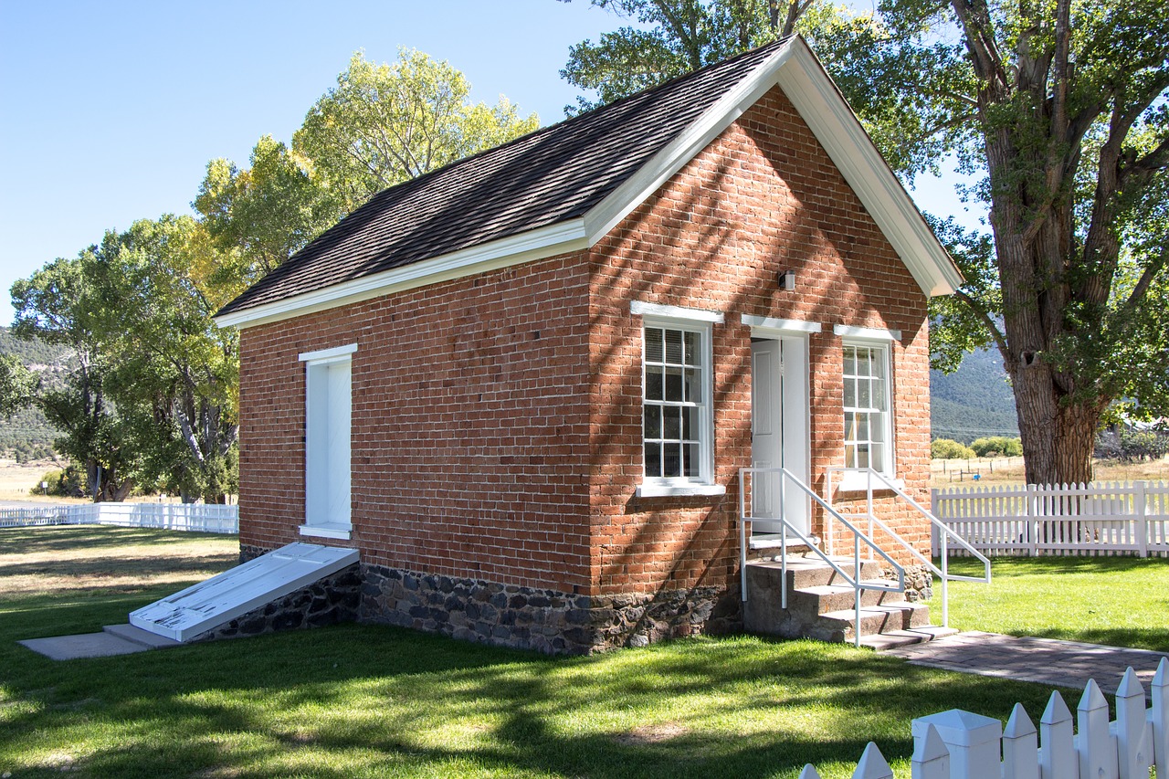 tithing house old brick free photo