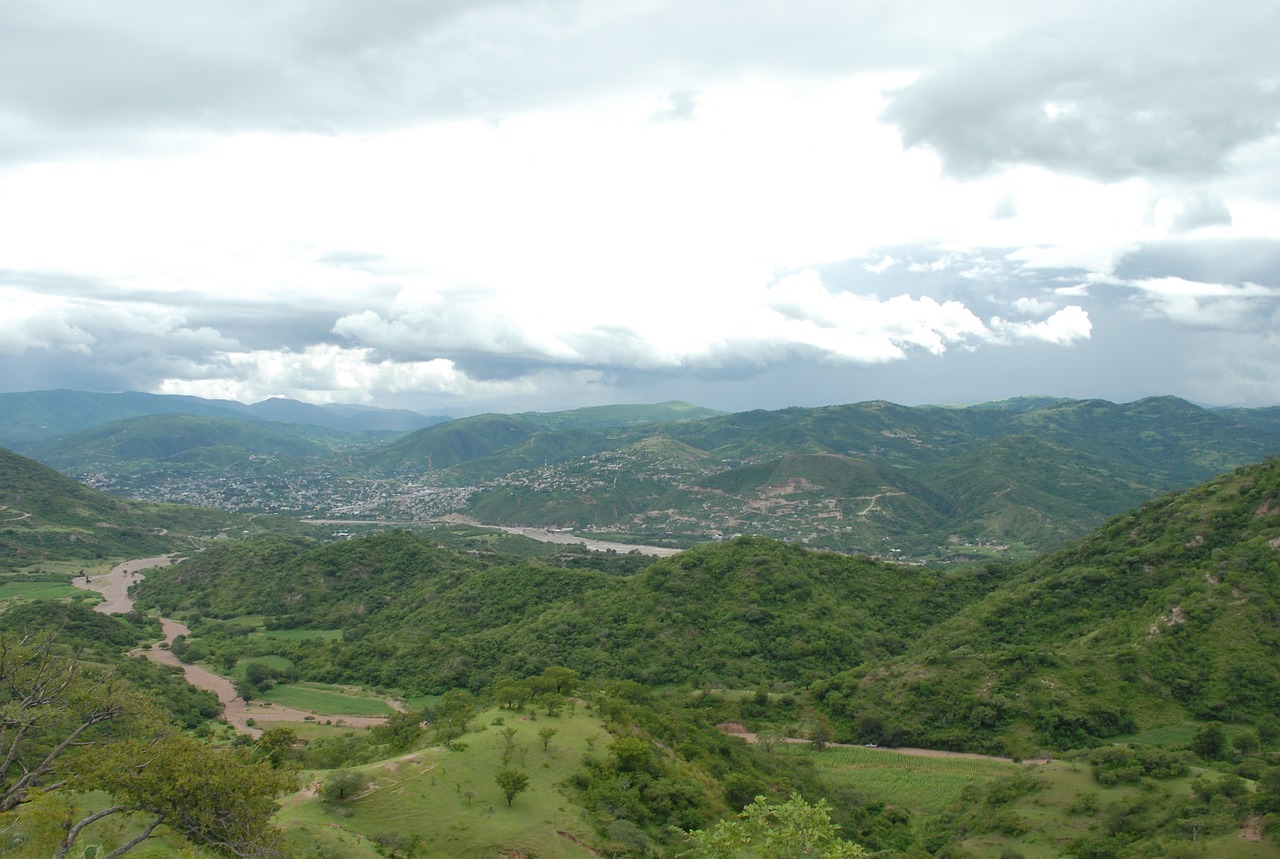 tlapa de comonfort hill landscape free photo