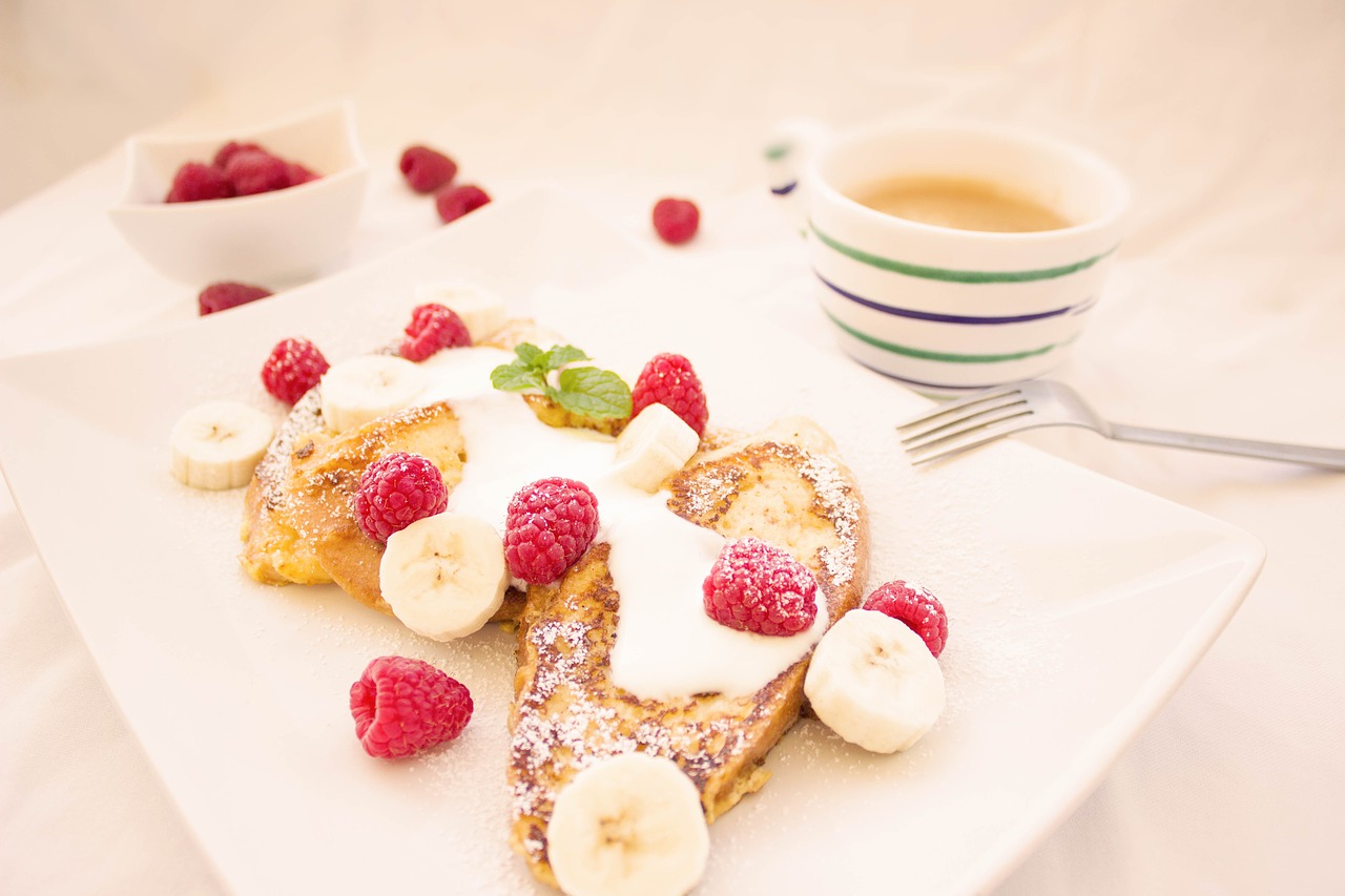 toast berries breakfast free photo
