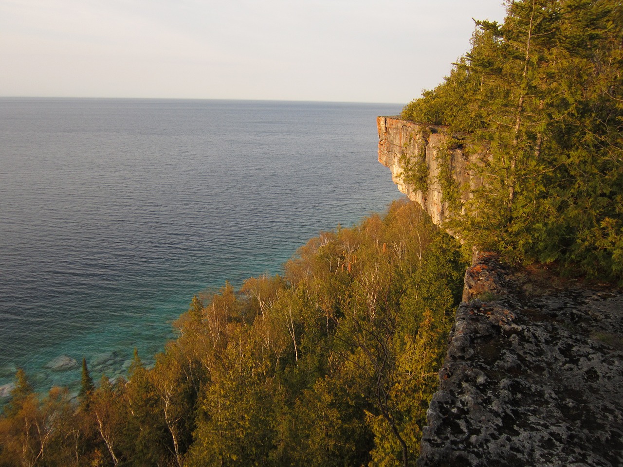 tobermory ontario high dump free photo