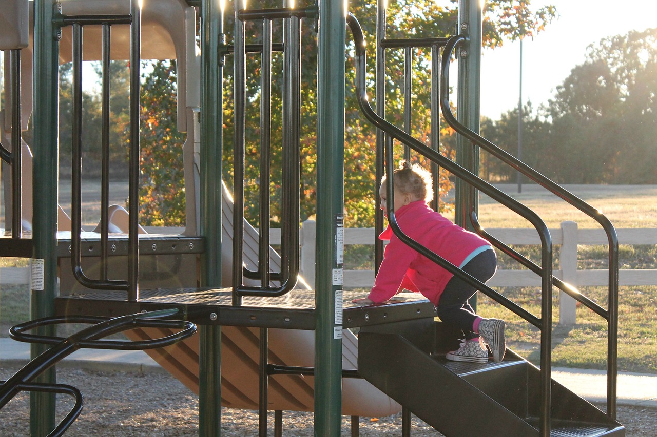 toddler girl play free photo