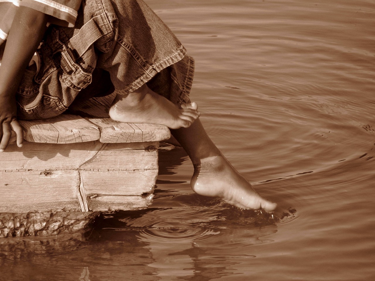 toe in water foot in water water free photo