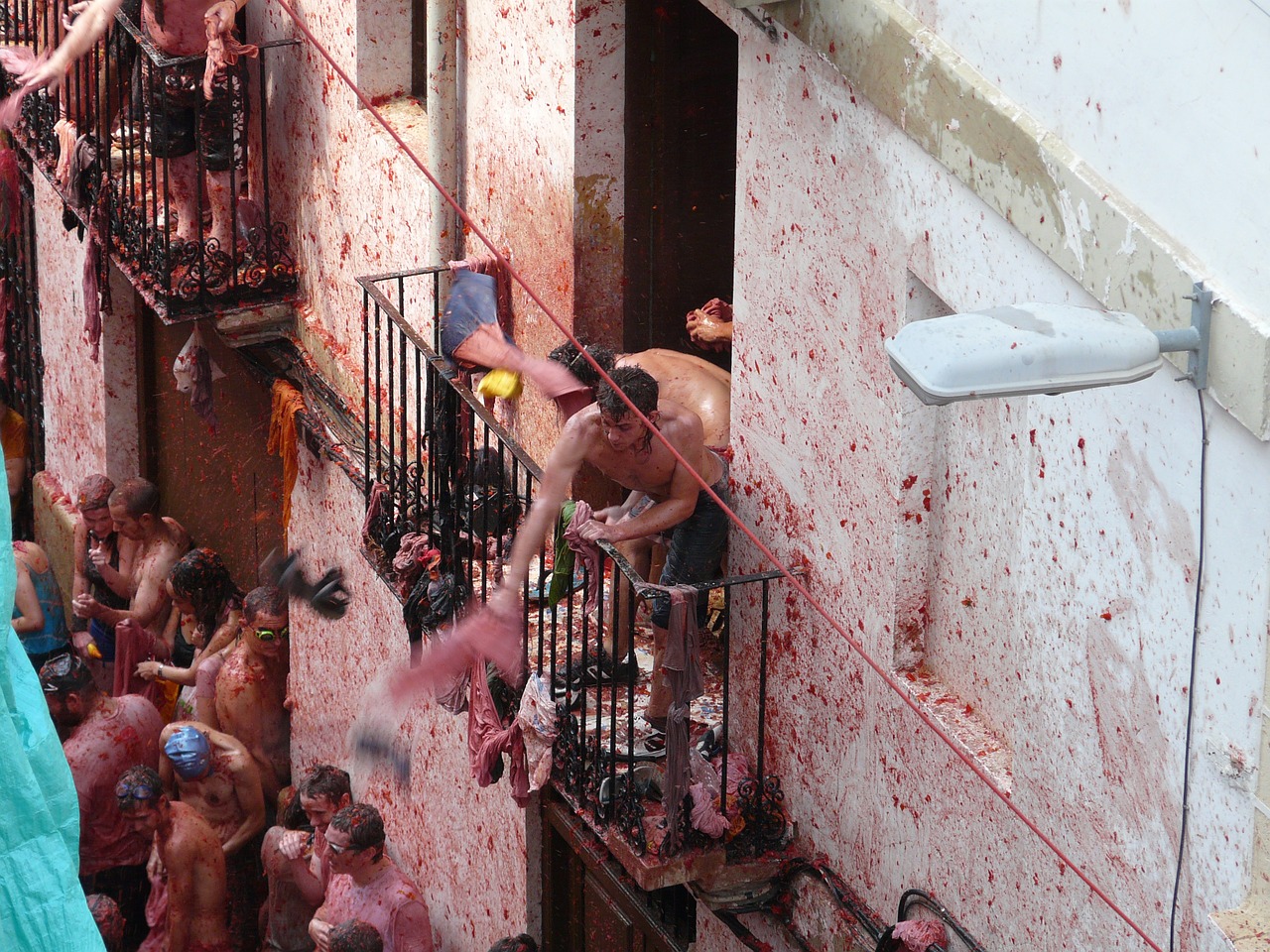 tomatina buñol valencia free photo