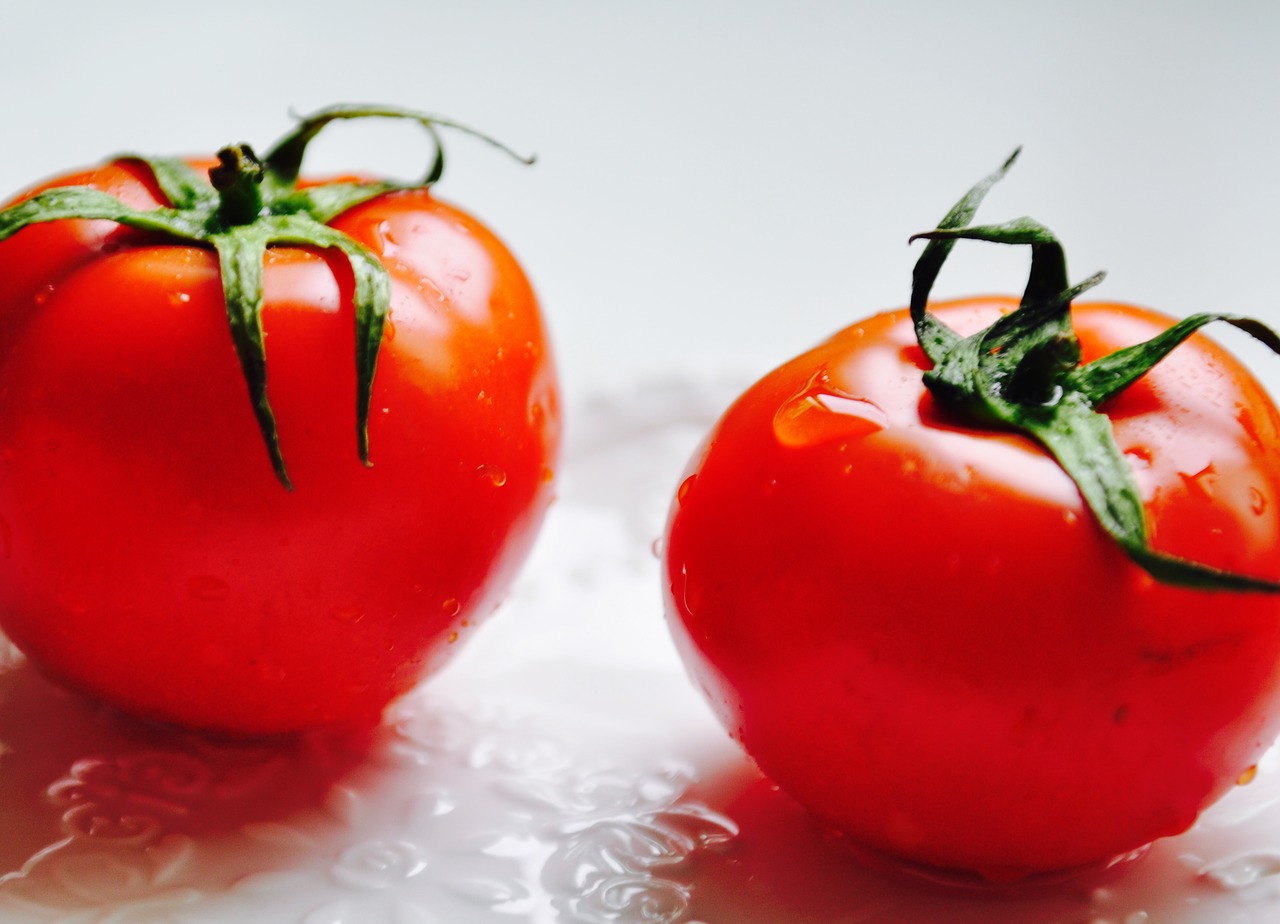 tomato vegetable red free photo