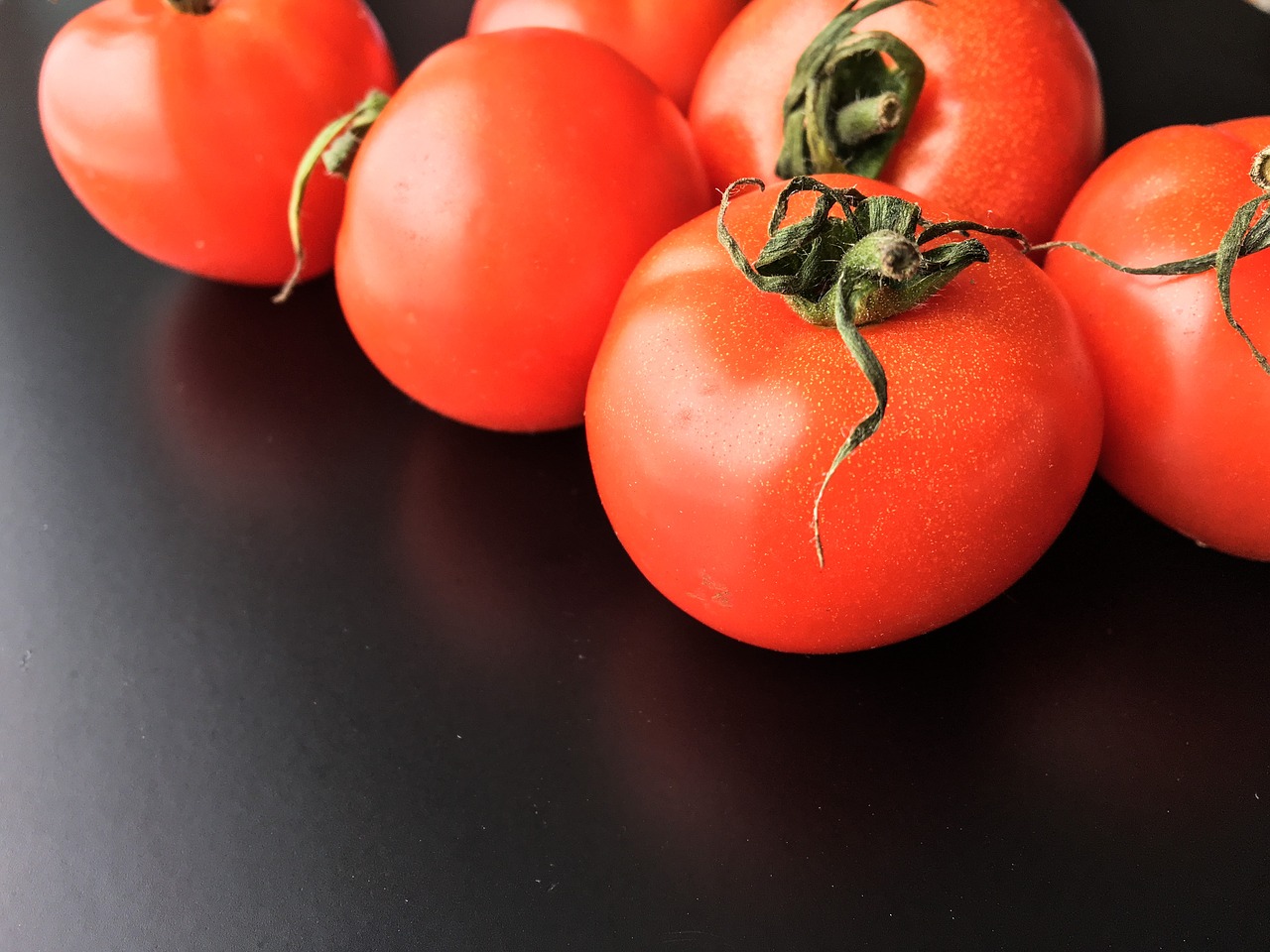 tomato fruit vegetable free photo