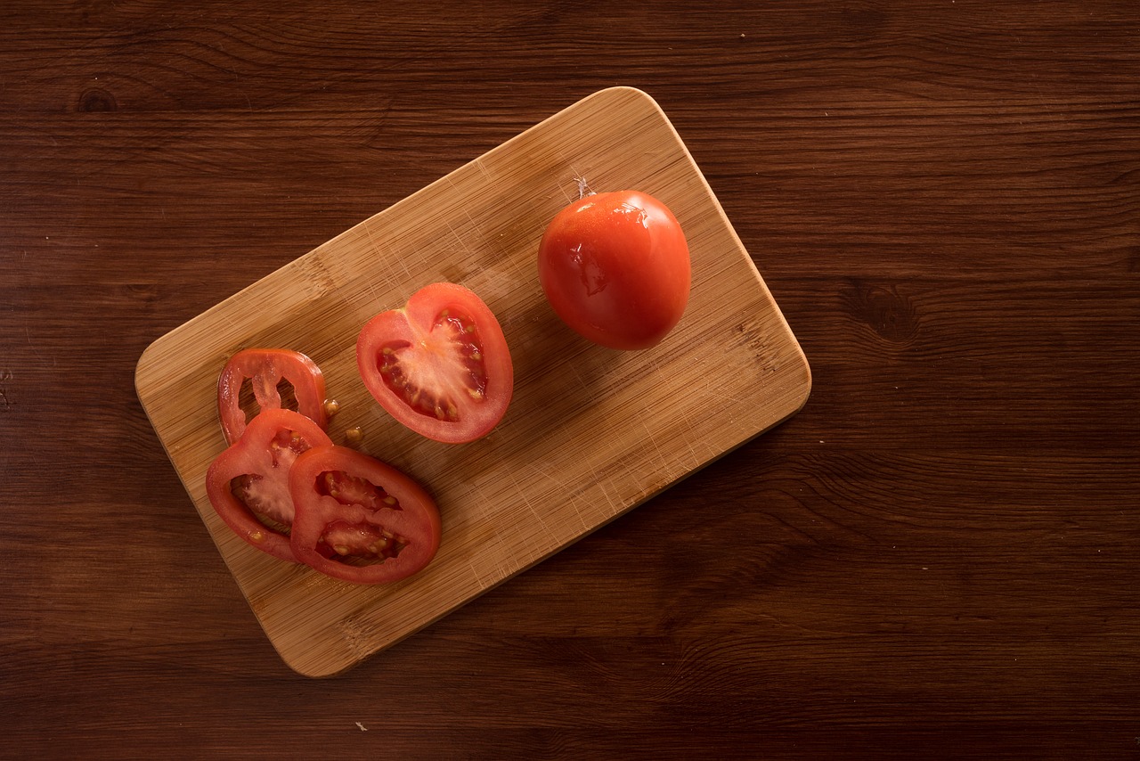tomato food vegetarian free photo
