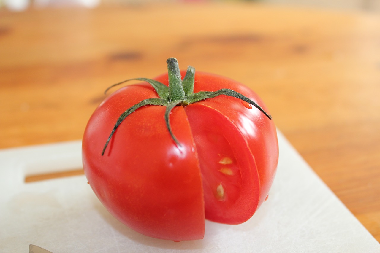 tomato  vegetable  tomatoes free photo