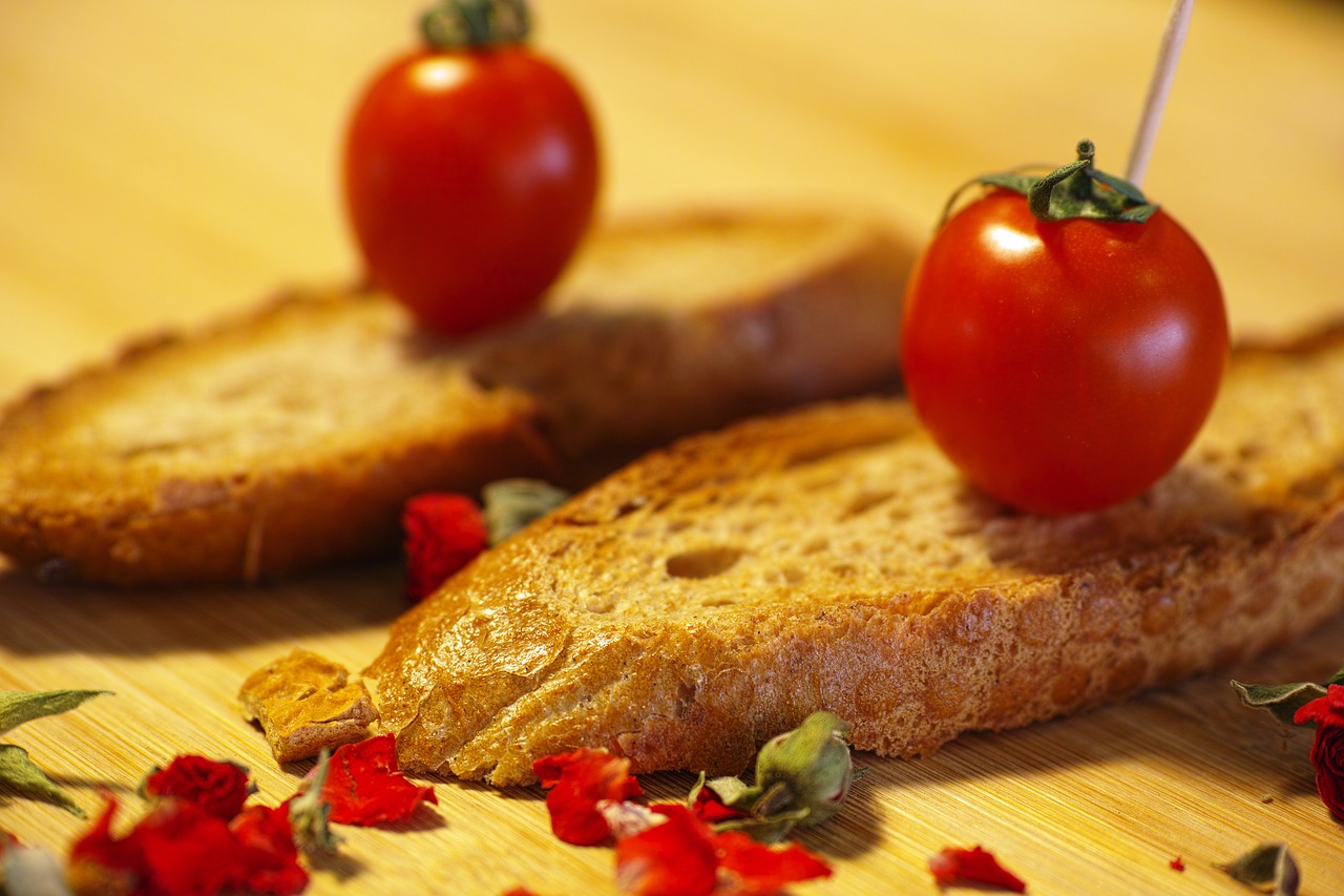 tomato  red  bread free photo