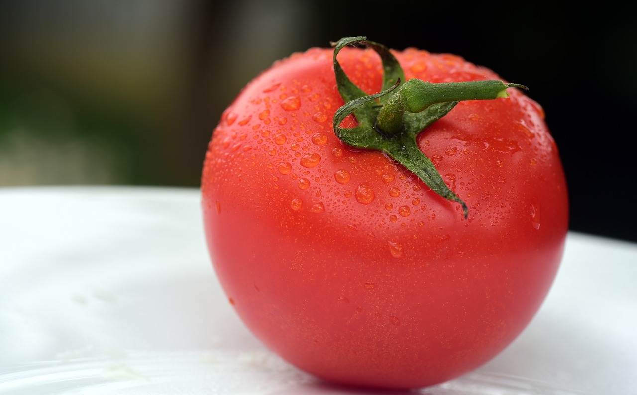 tomato  vegetables  food free photo