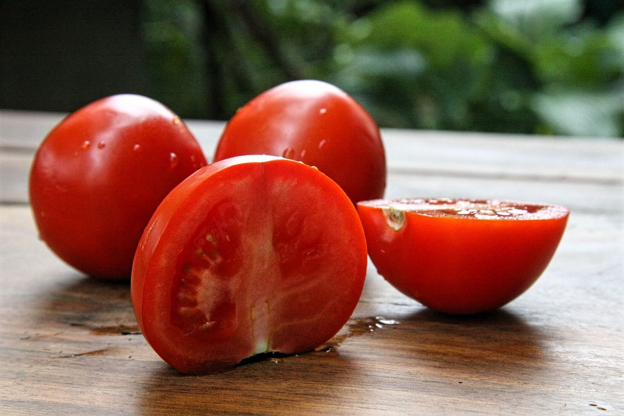 tomato red fresh free photo