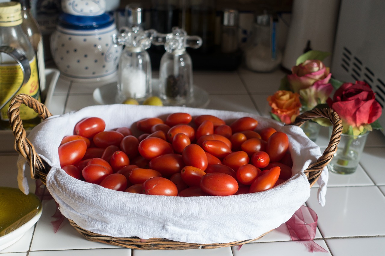 tomato eggs tomato basket free photo