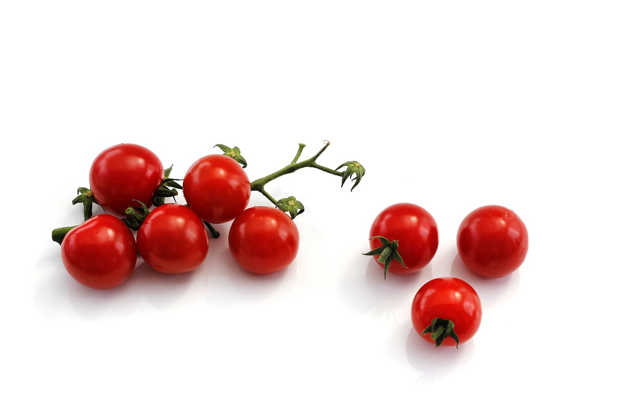 tomatoes vegetables red free photo