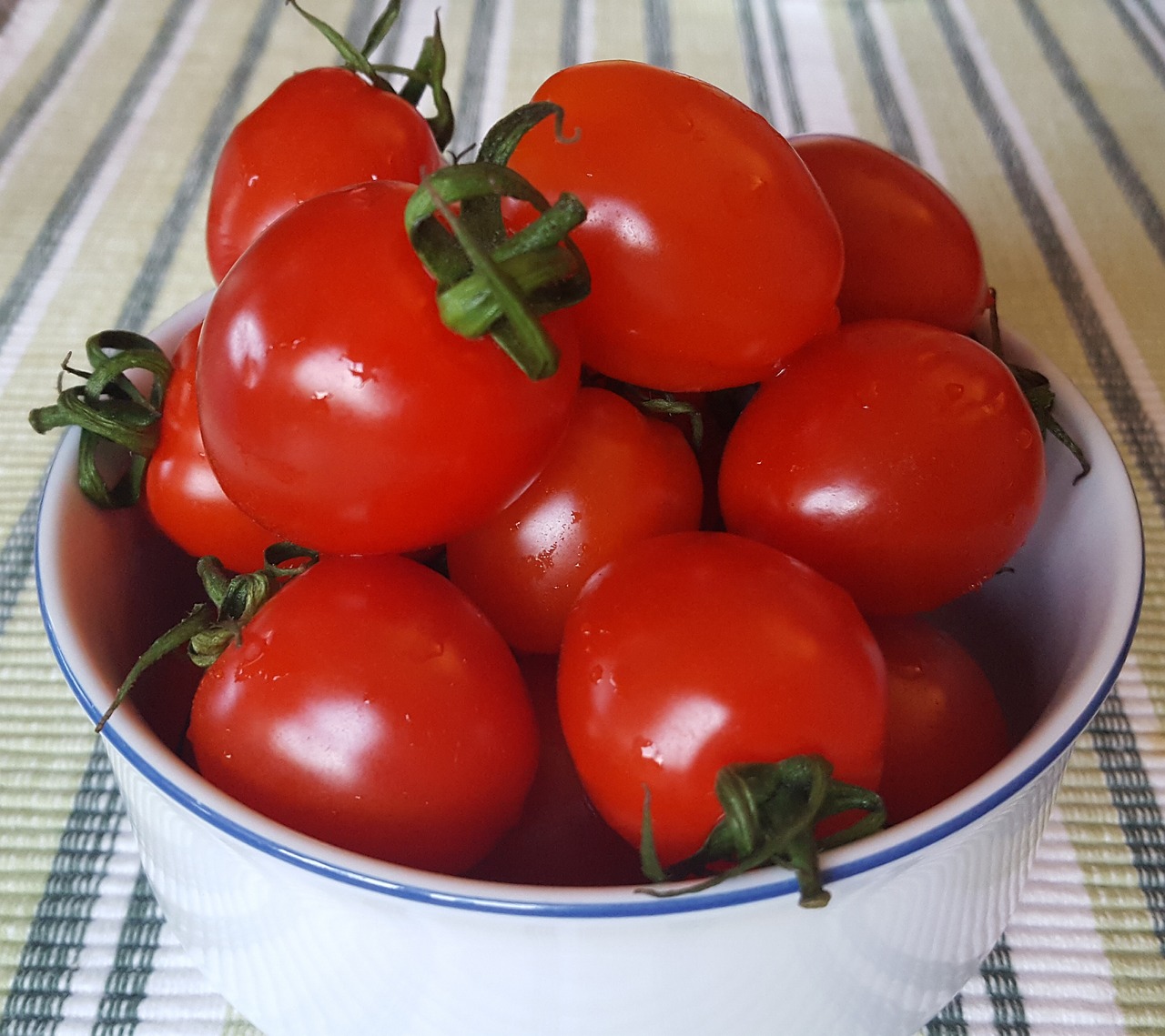 tomatoes vegetables red free photo