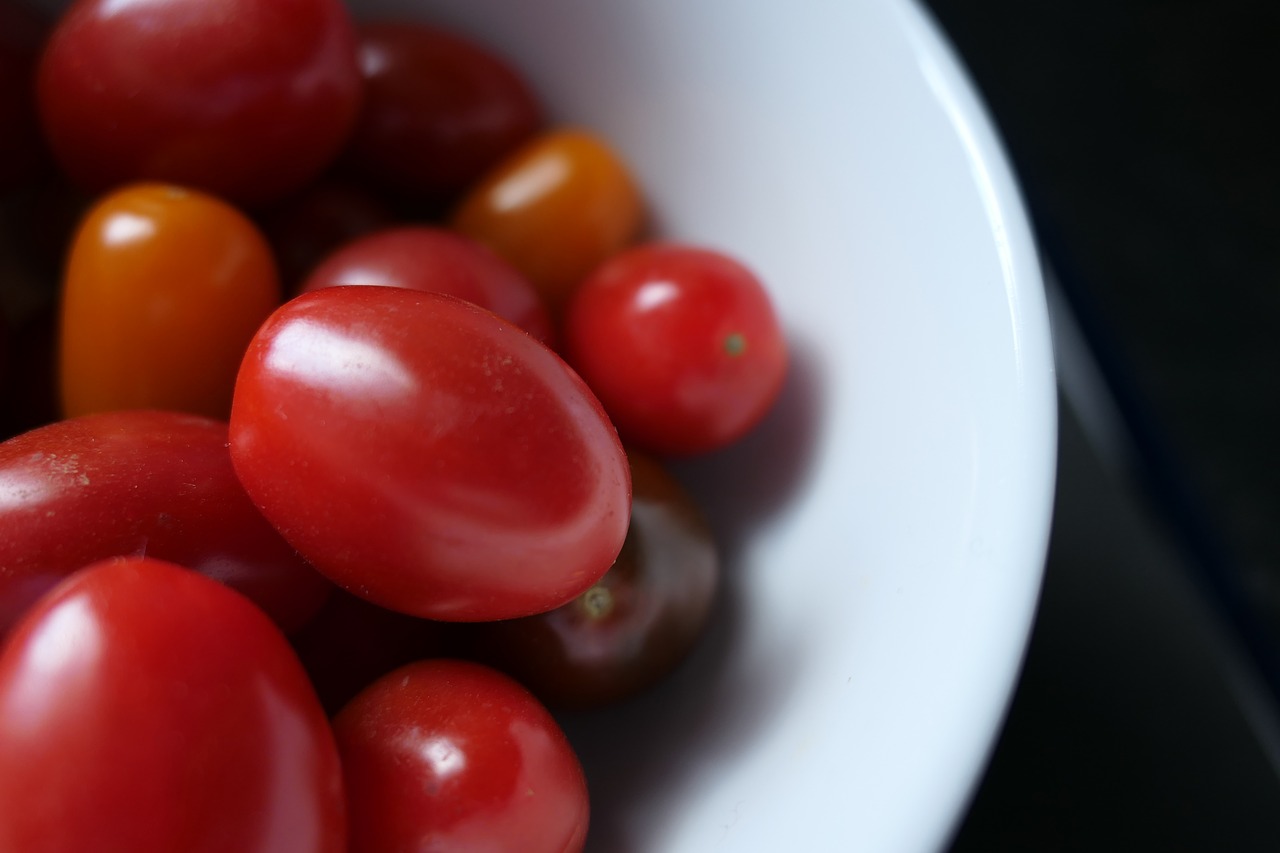 tomatoes vegetables food free photo