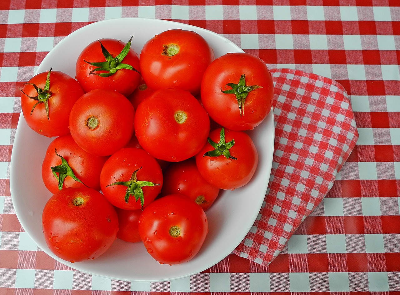 tomatoes vegetables food free photo