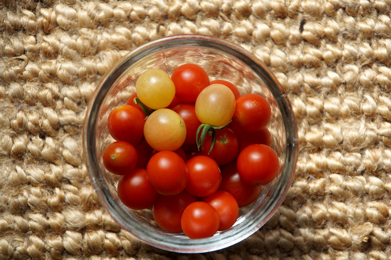 tomatoes cherry tomatoes eat free photo