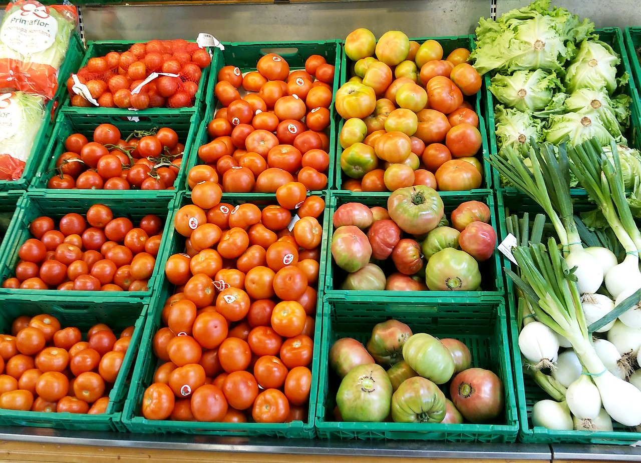 tomatoes market supermarket free photo