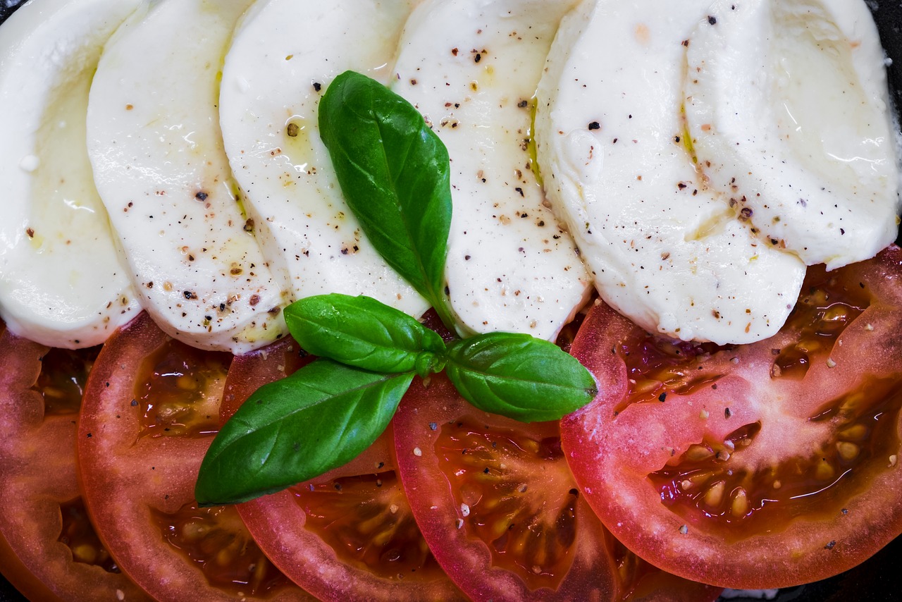 tomatoes mozzarella basil free photo