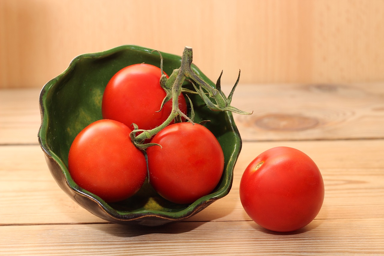 tomatoes  red  bowl free photo