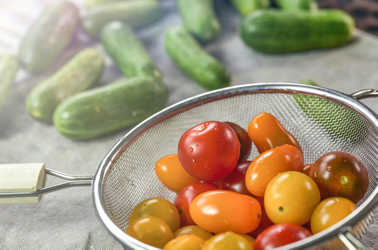 tomatoes  cherry tomatoes  vegetable free photo