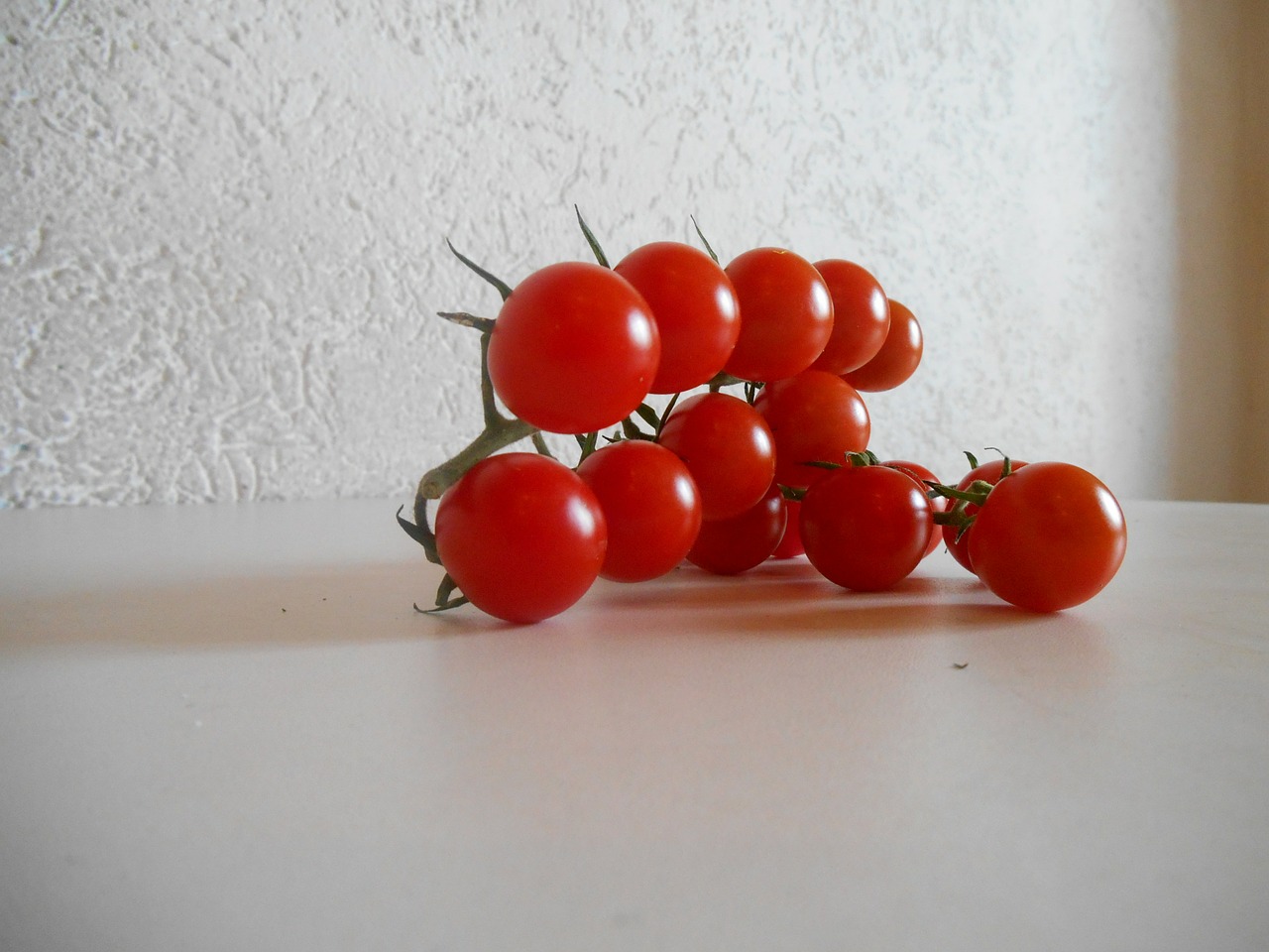 tomatoes cherry tomatoes mini tomatoes free photo