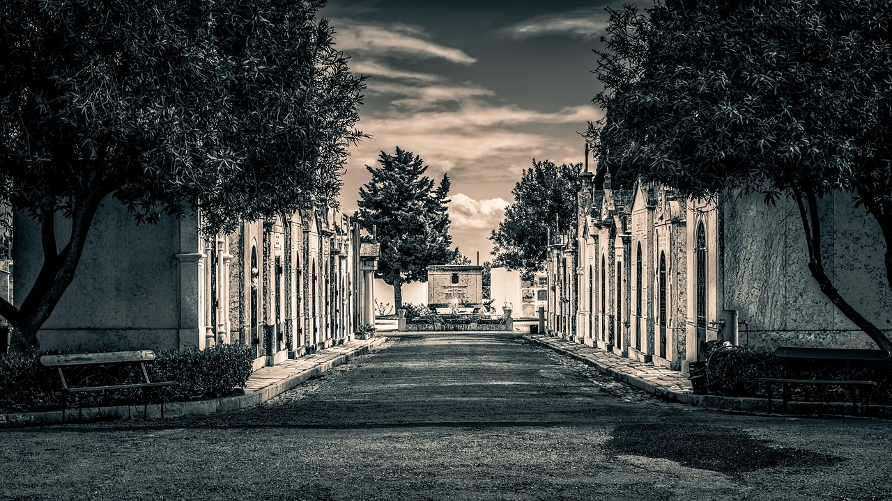 tombs graveyard cemetery free photo
