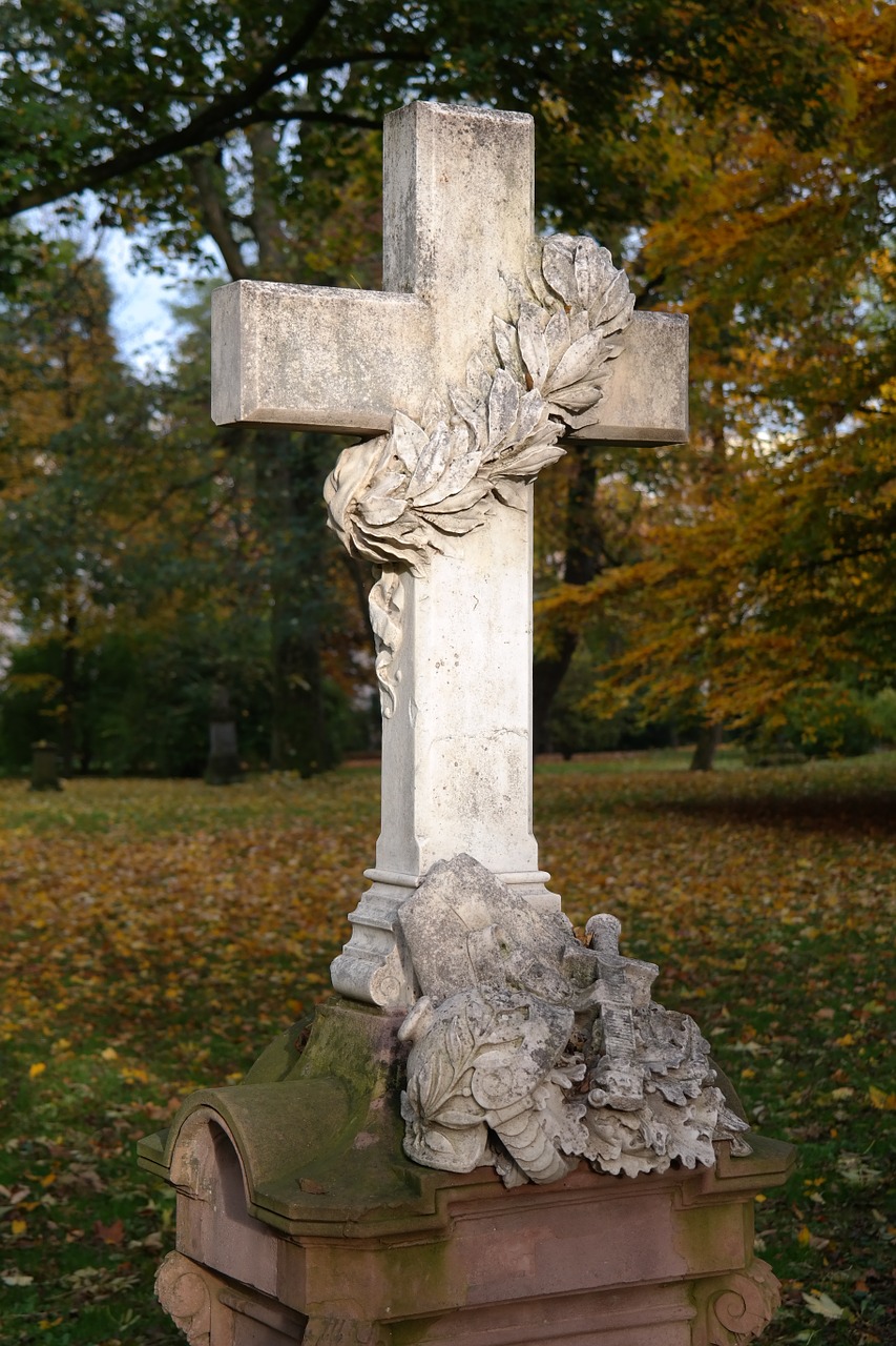 tombstone cross grave free photo