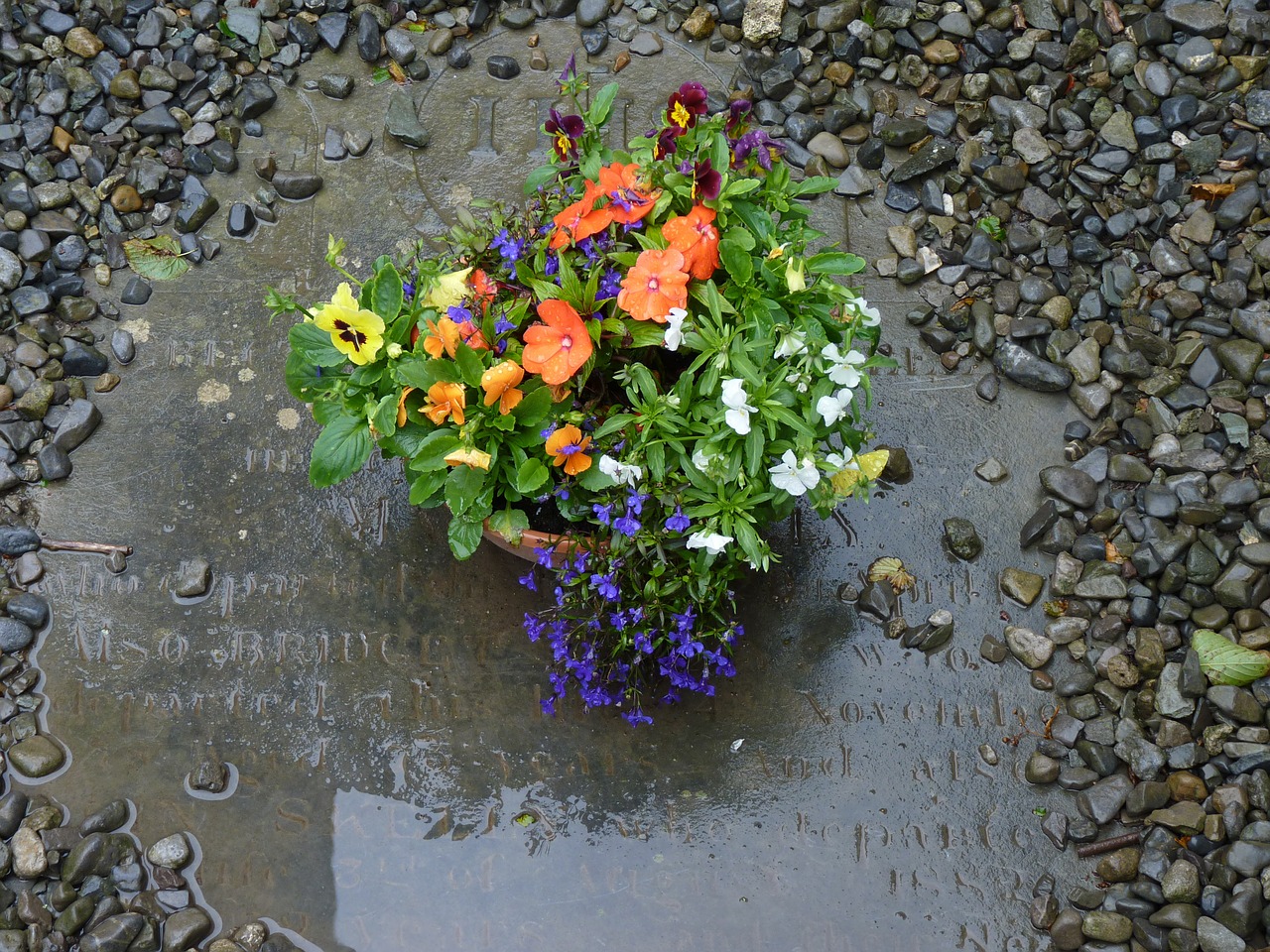 tombstone flowers cemetery free photo