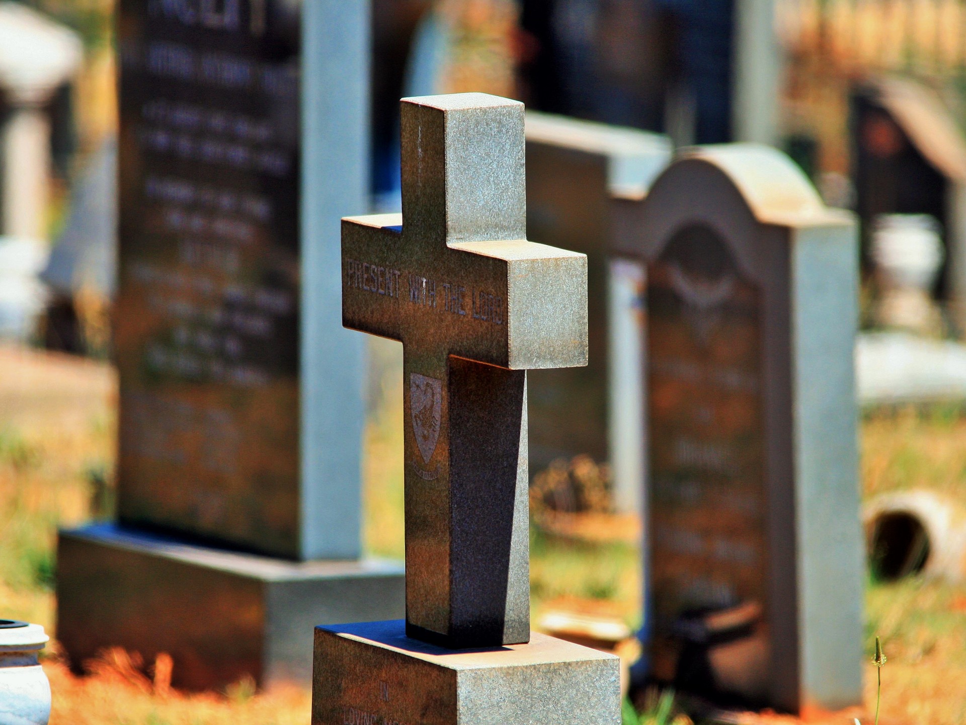 graves tombstones cross free photo