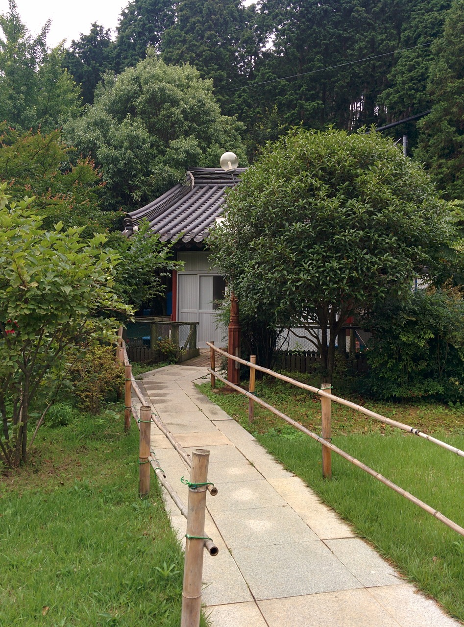 tongyeong korean temple garden free photo