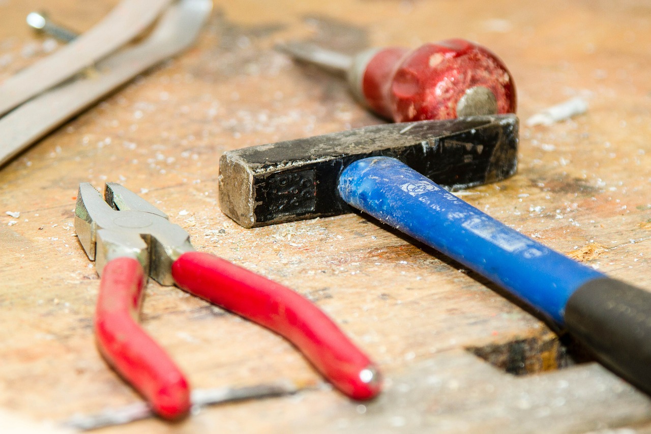 tool work bench hammer free photo