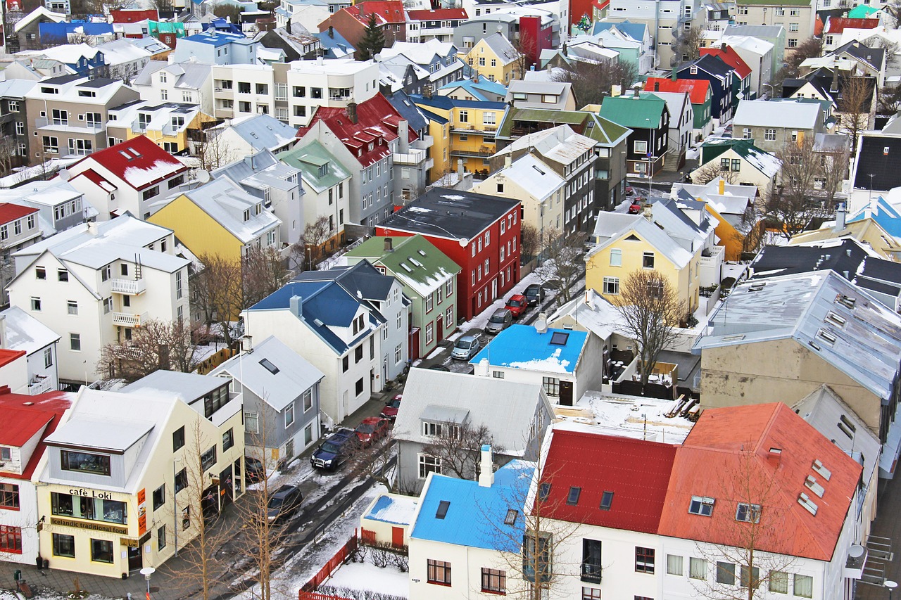 top view icelandic houses from the top free photo