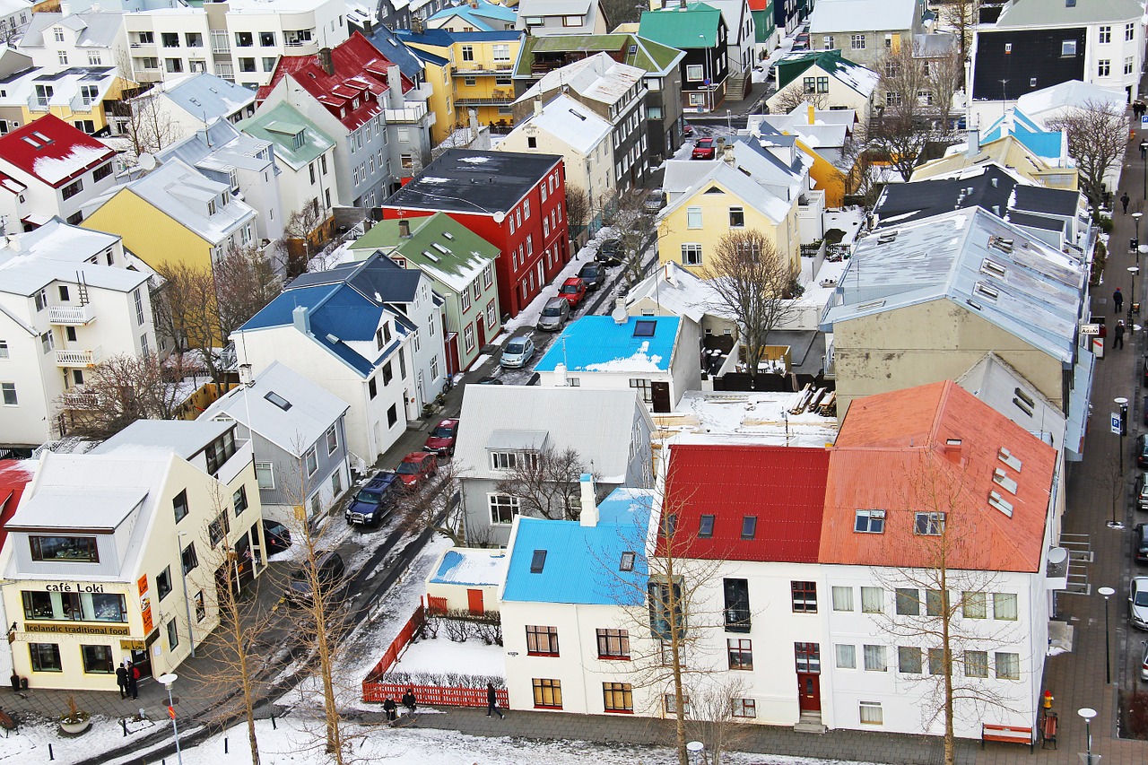 top view icelandic houses from the top free photo