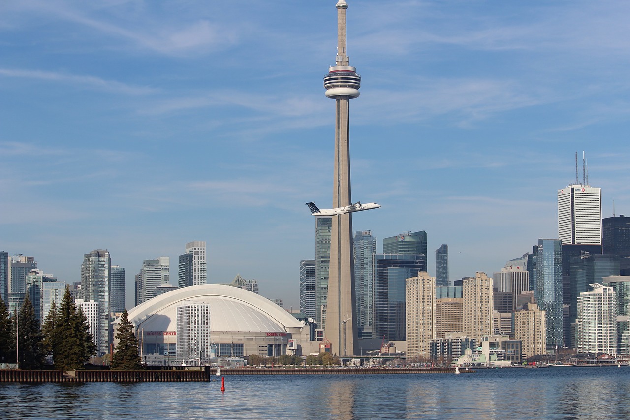 toronto skyline cn tower free photo