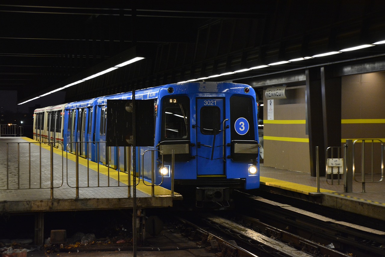 toronto train canada free photo