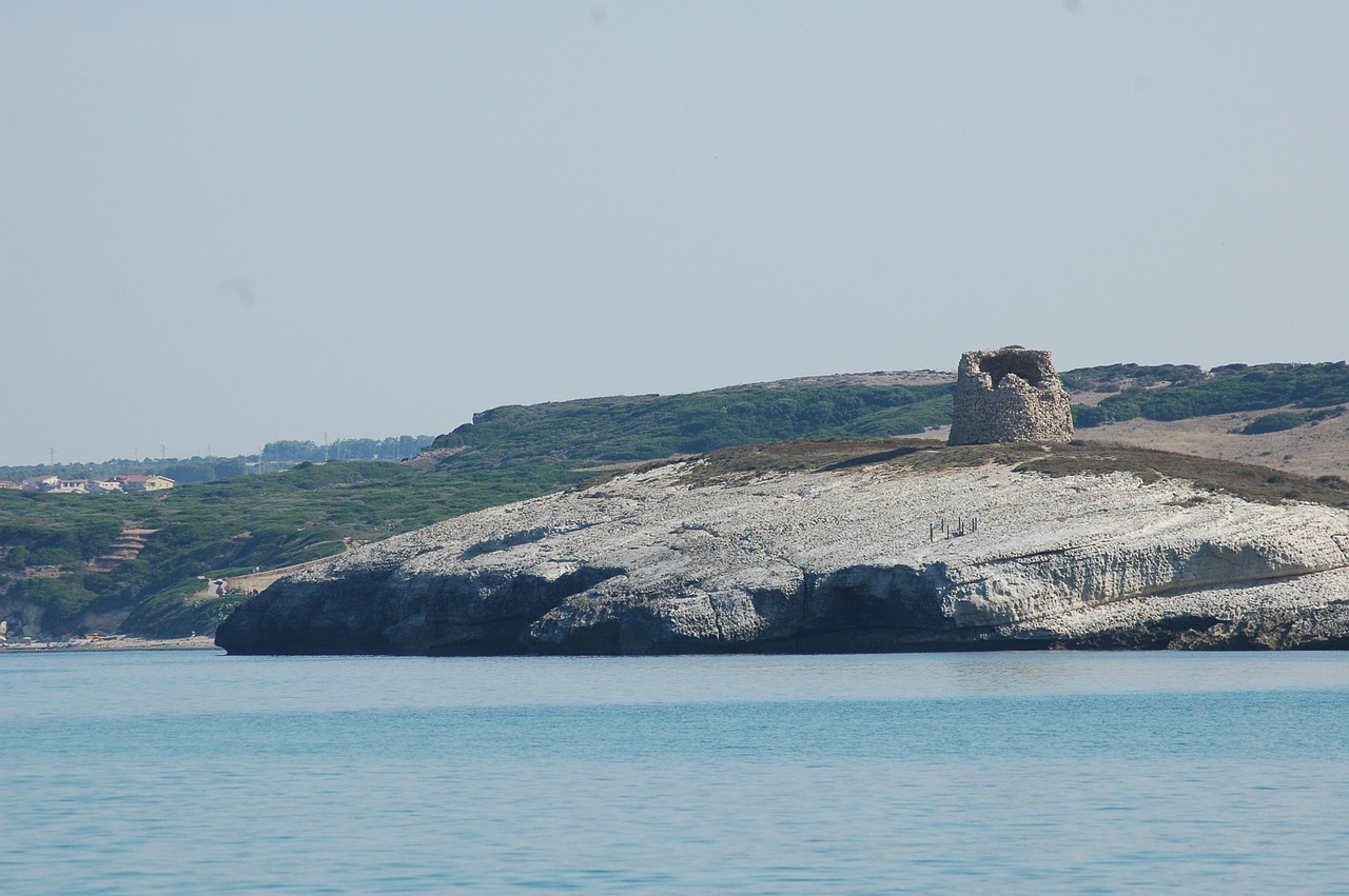 torre del pozzo sea scoglio free photo