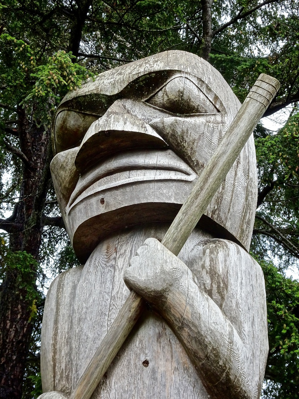 totem pole wooden free photo