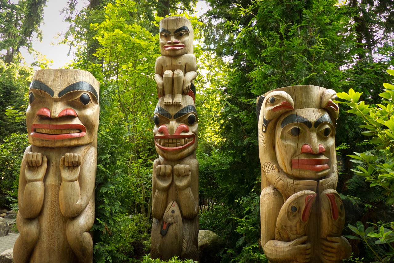 totem pole canada free photo