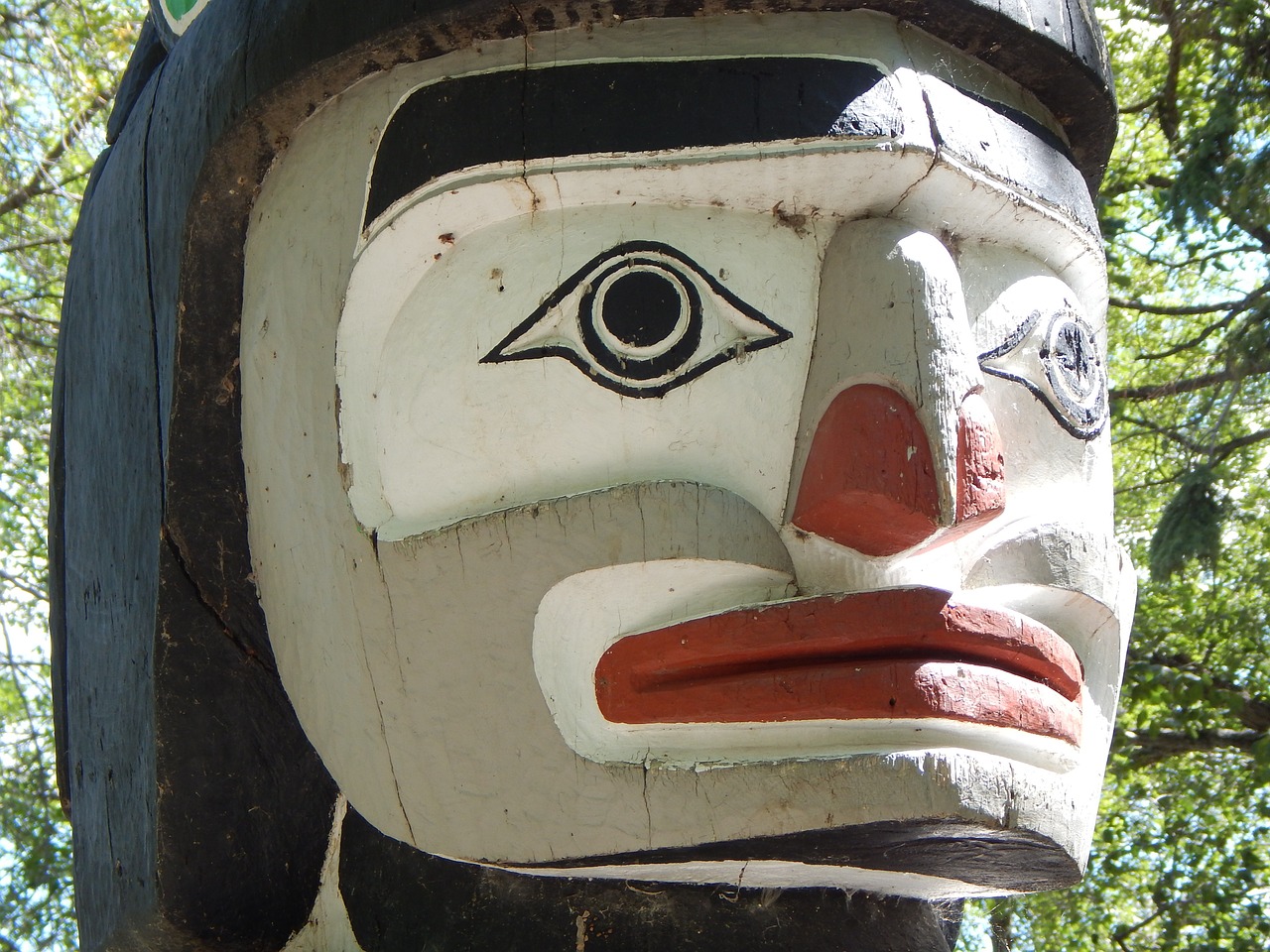 totem pole carving indian free photo