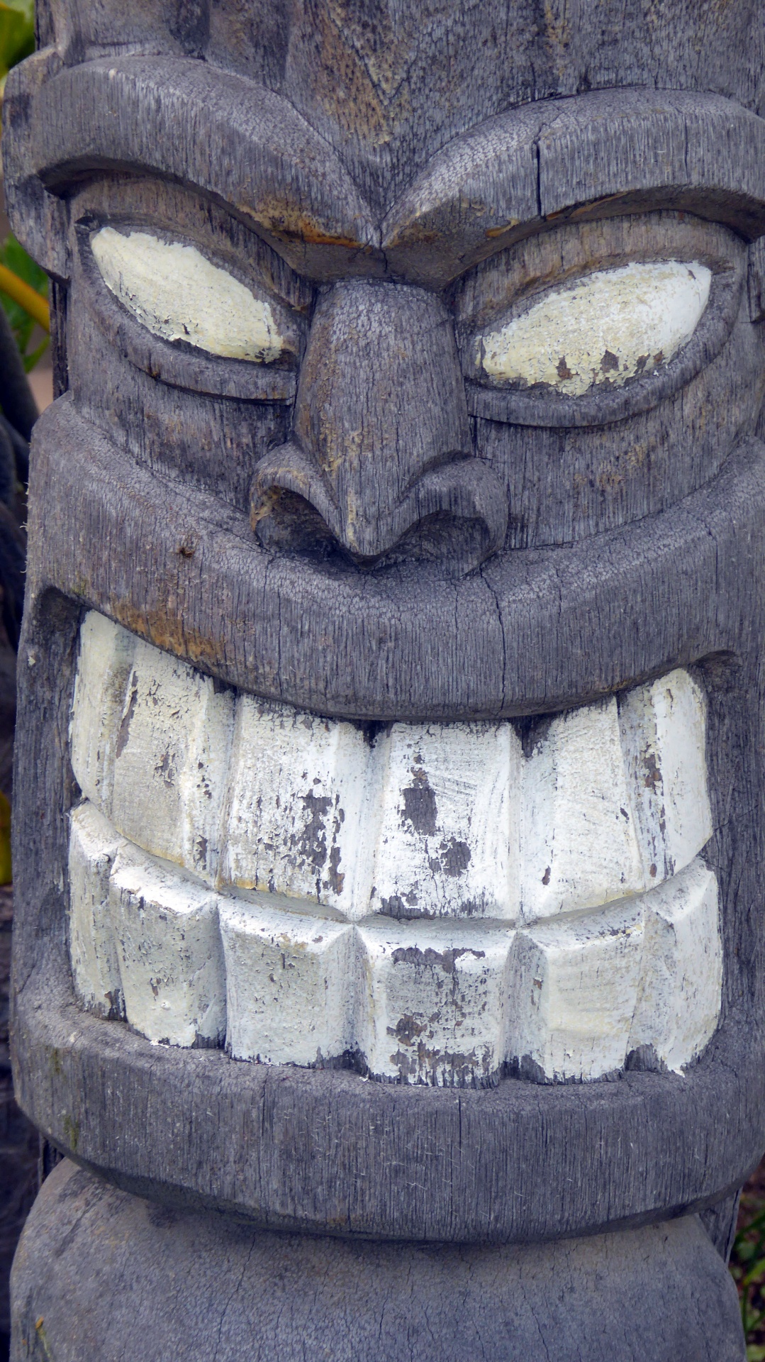 totem totem pole wood free photo