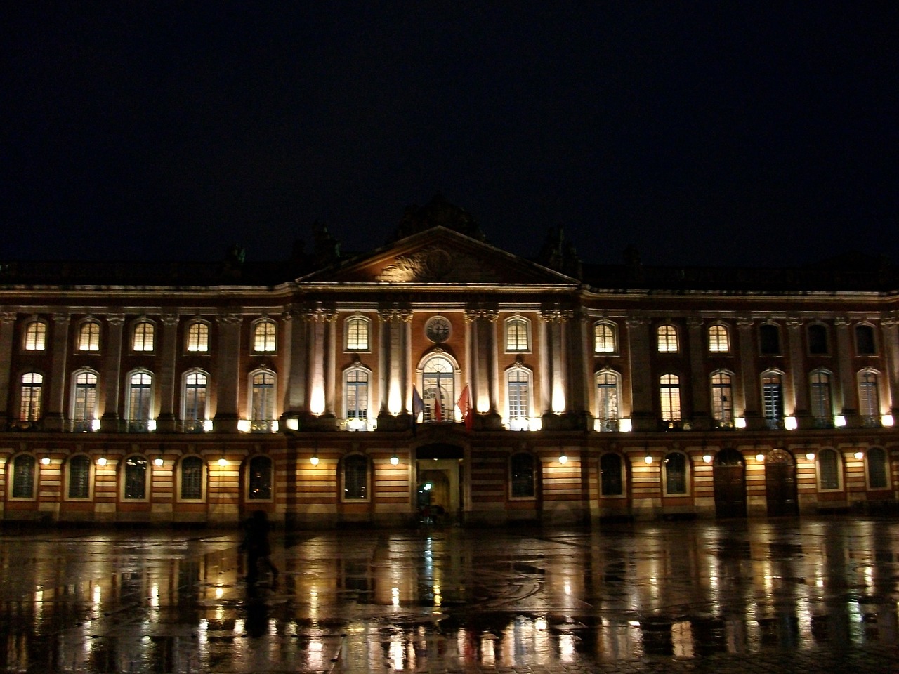 toulouse capitol night free photo