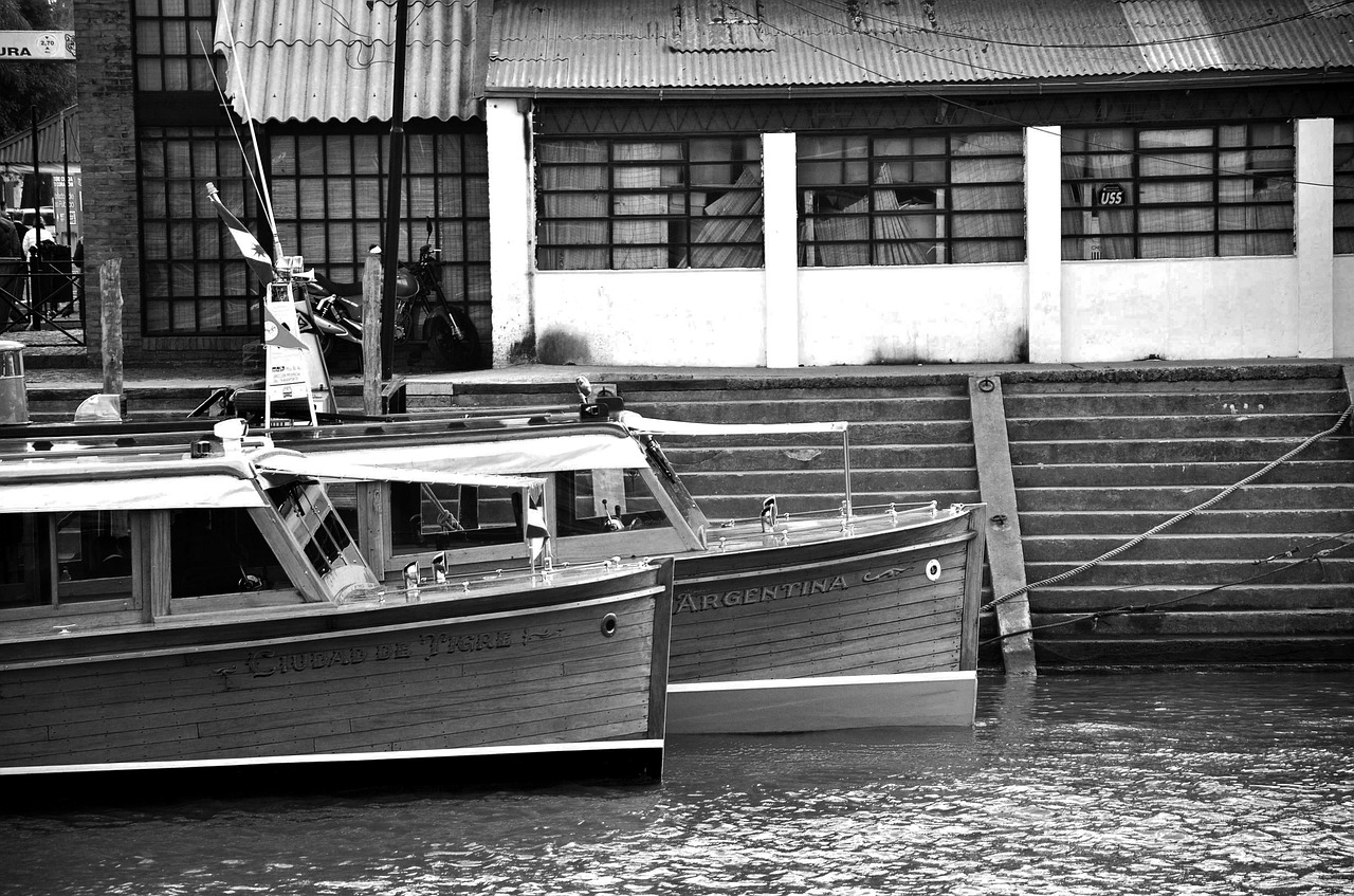 tour boats tiger argentina free photo