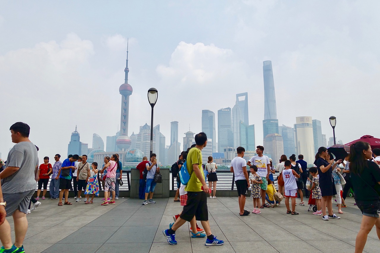 tourists  shanghai  crowd free photo