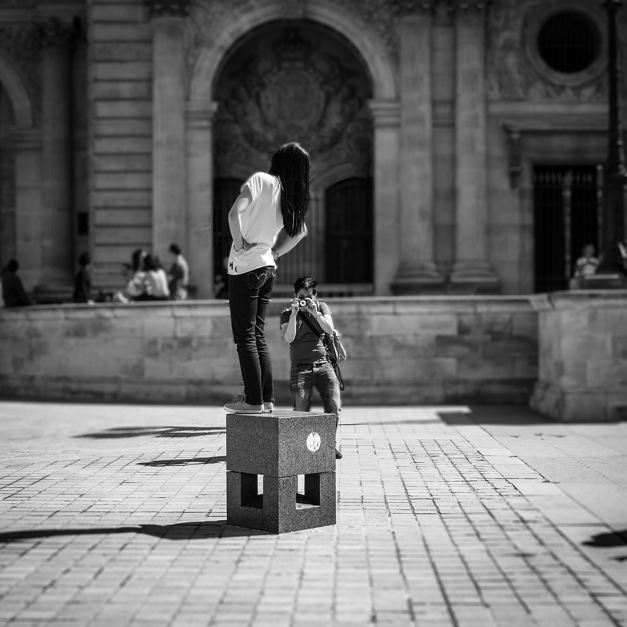 tourists woman paris free photo