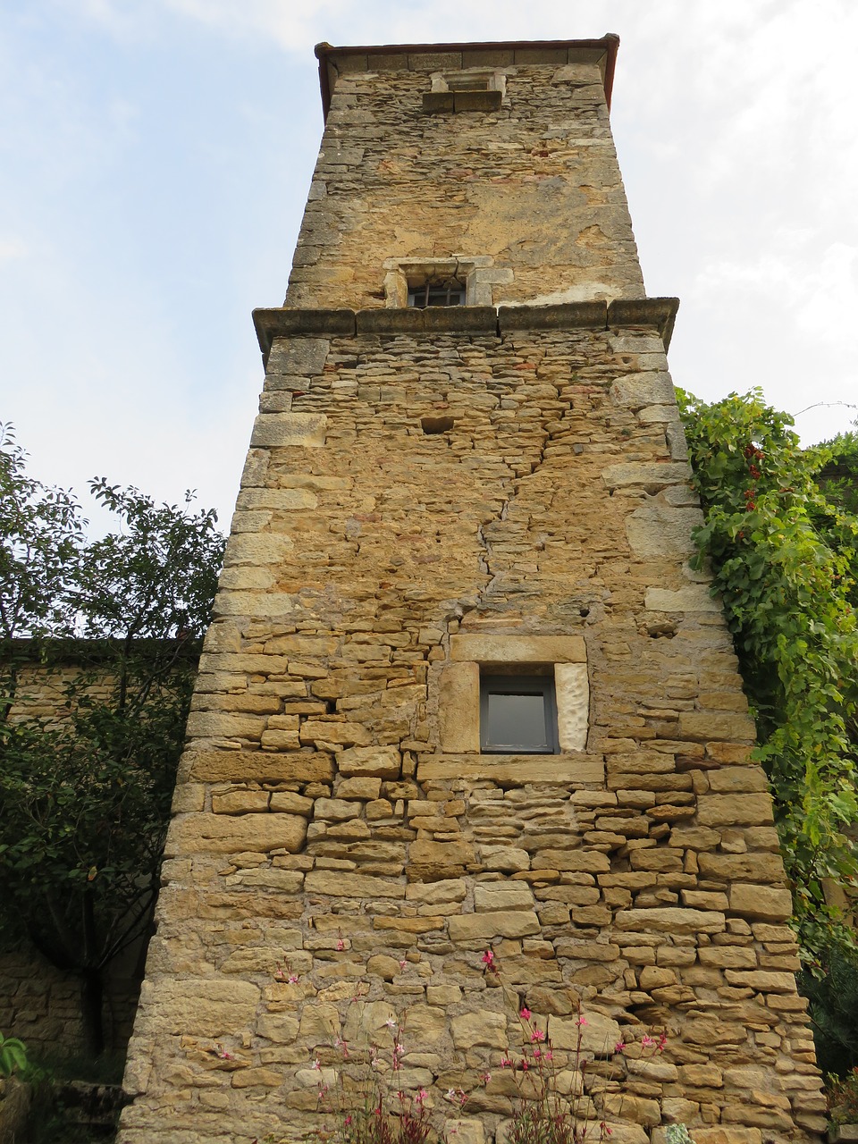 tower chateauneuf-en-auxois wall free photo
