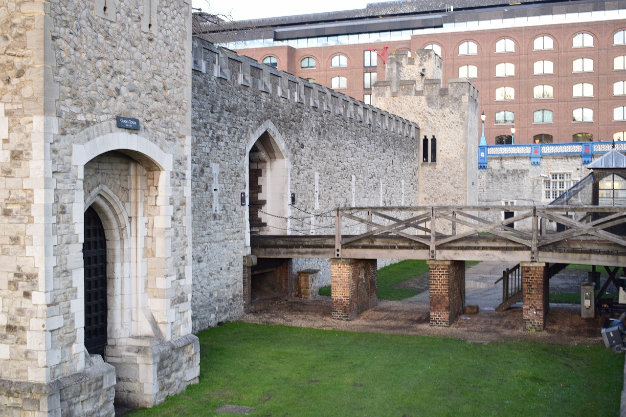 tower  london  united kingdom free photo