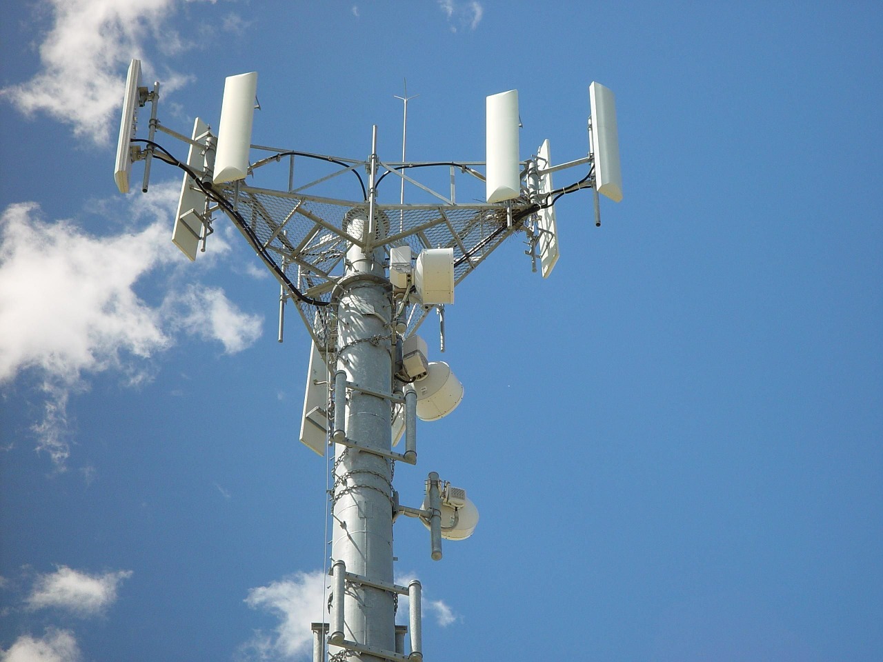 tower antennas telephone free photo