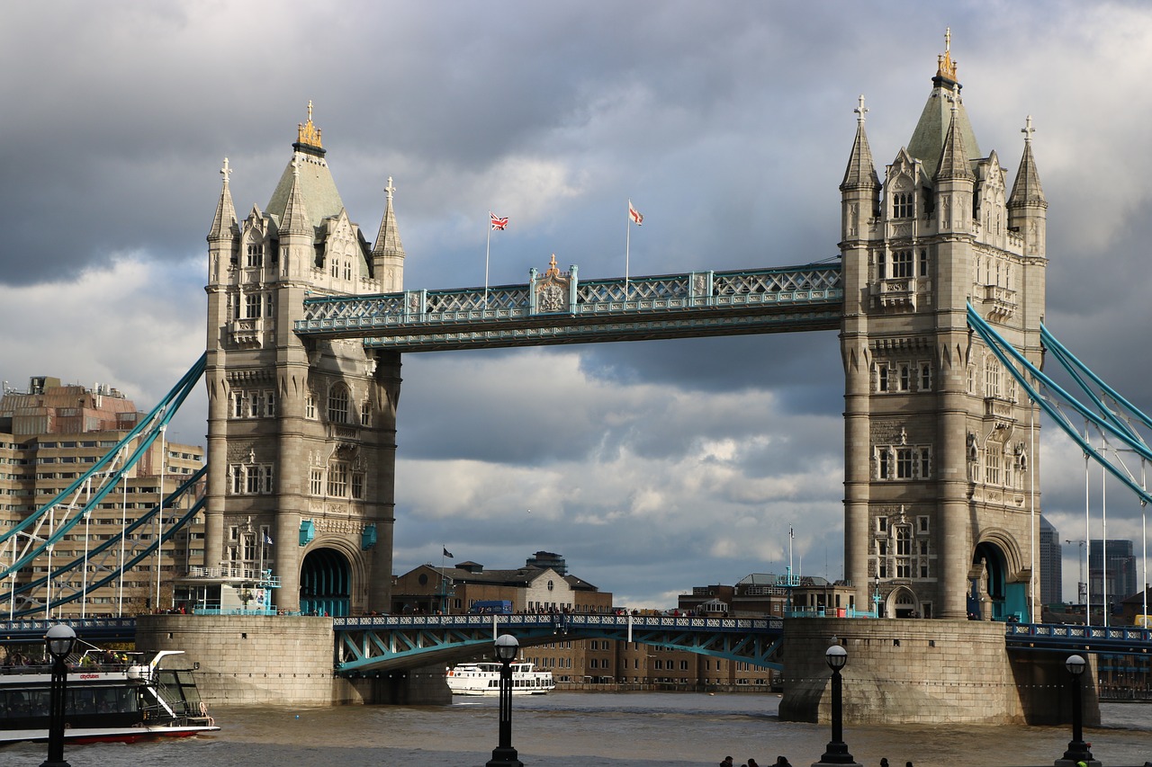 tower bridge  architecture  bridge free photo